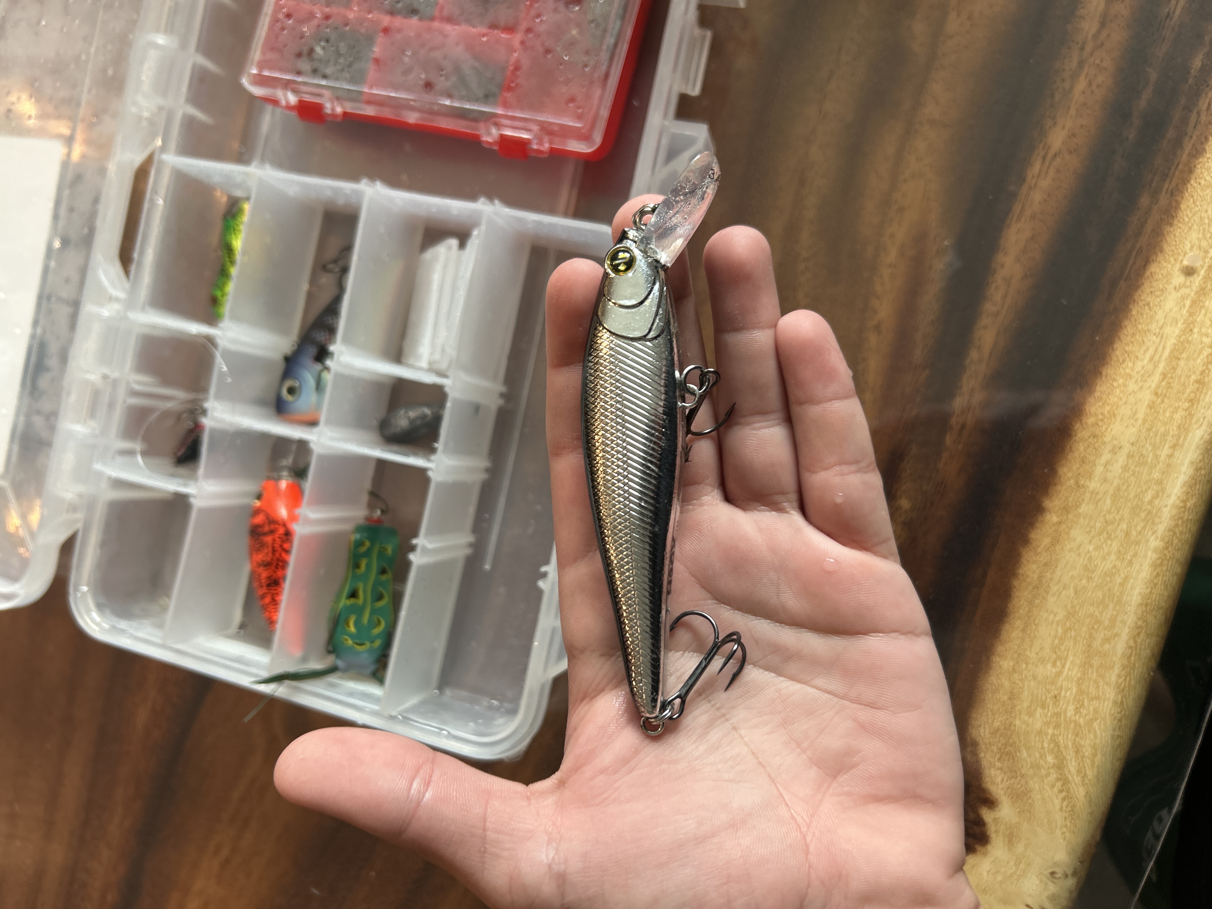 Is this a jerk bait, also can turn this into a specific tackle box plan with exact colors and sizes  - User uploaded image